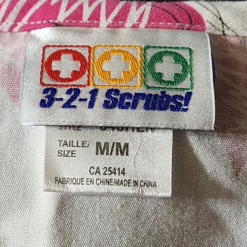 3-2-1 Scrub Tops Lot Women's Medium Hearts Butterflies Valentine's Day Nurse - Picture 6 of 16